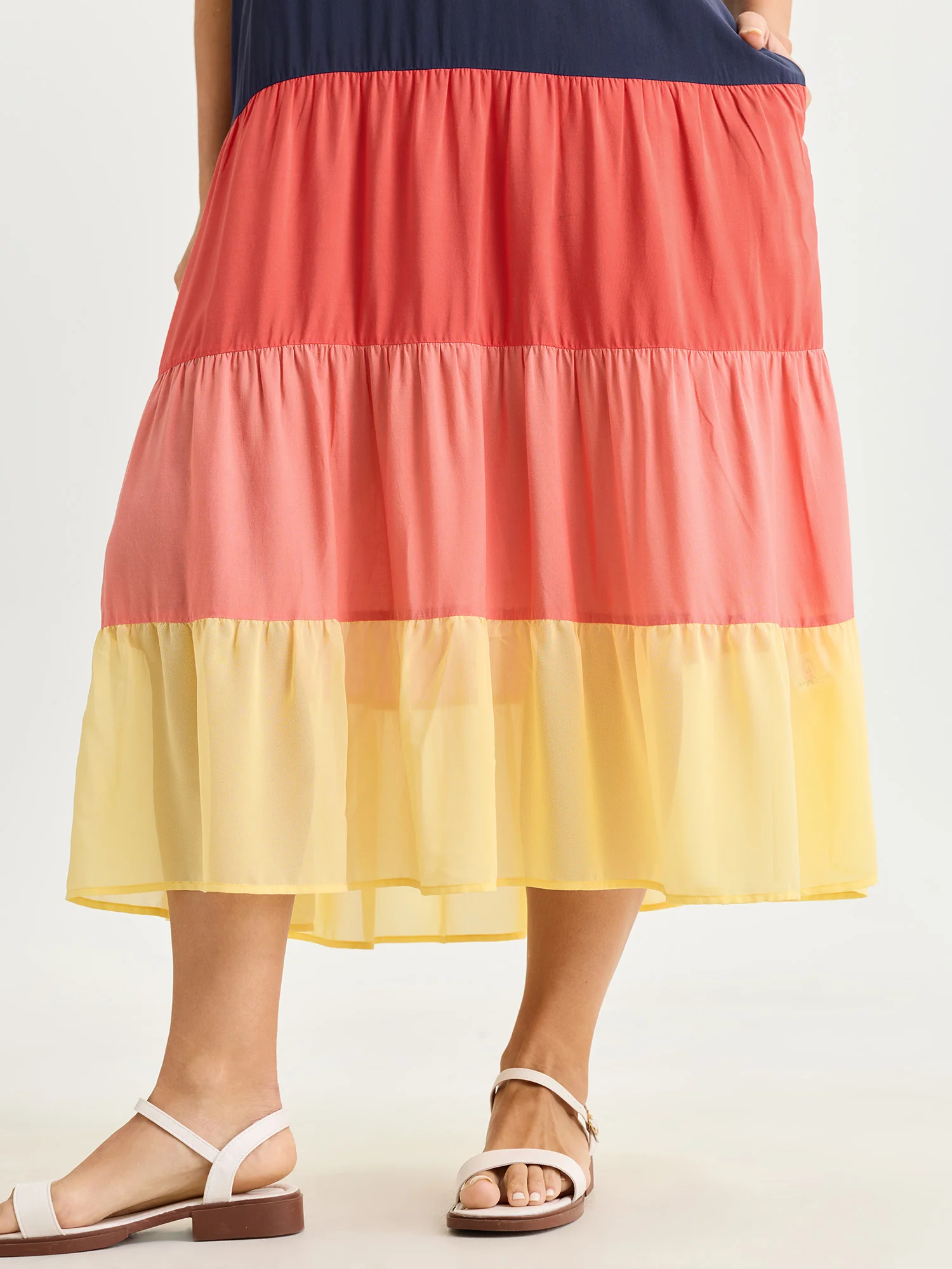 Colorblock Tiered Pockets Cami Midi Dress - Image 4