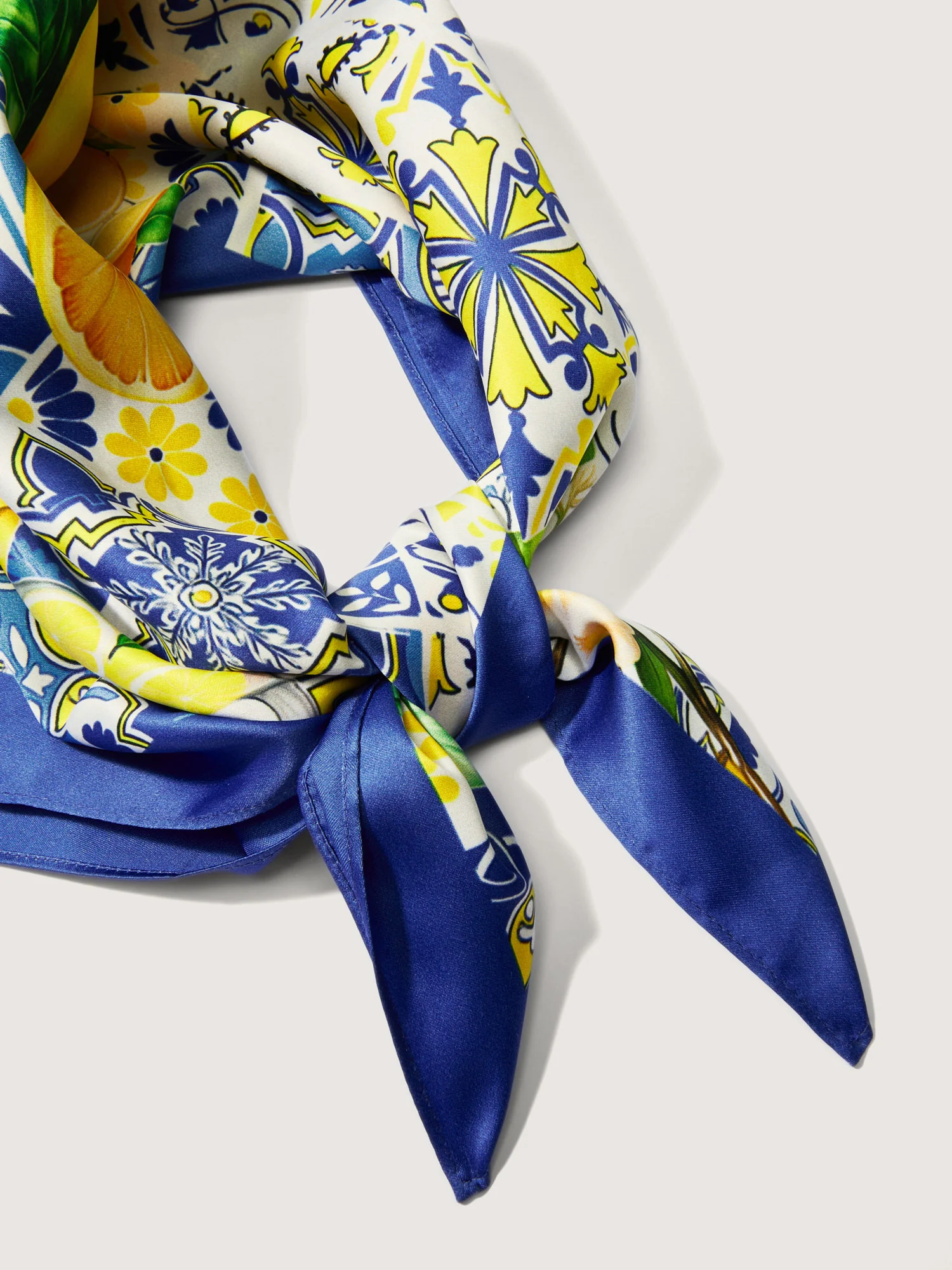 Lemon Grove Print Contrast Scarf - Image 3