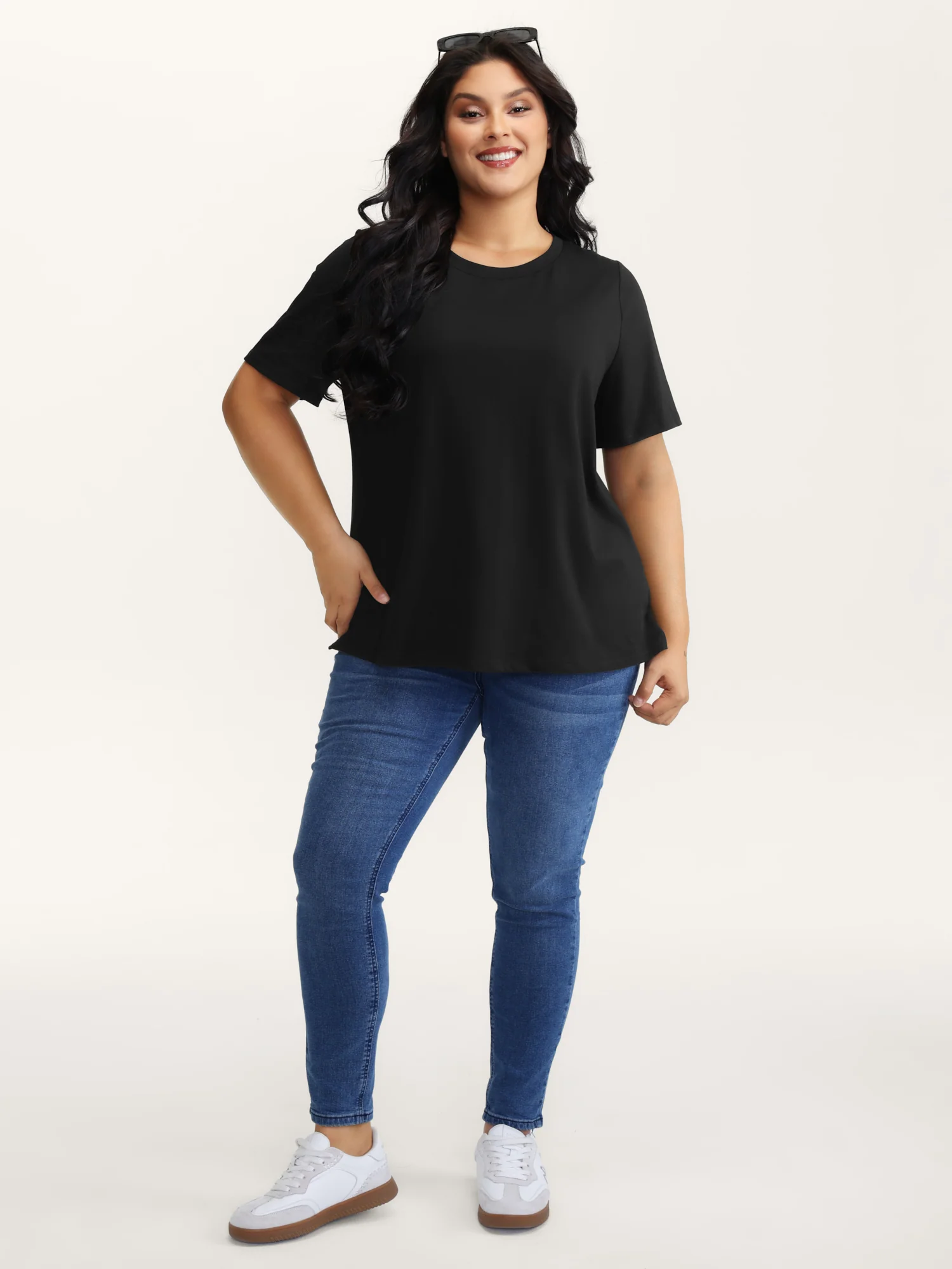 Stretchy Solid Crew Neck T-Shirt - Image 3