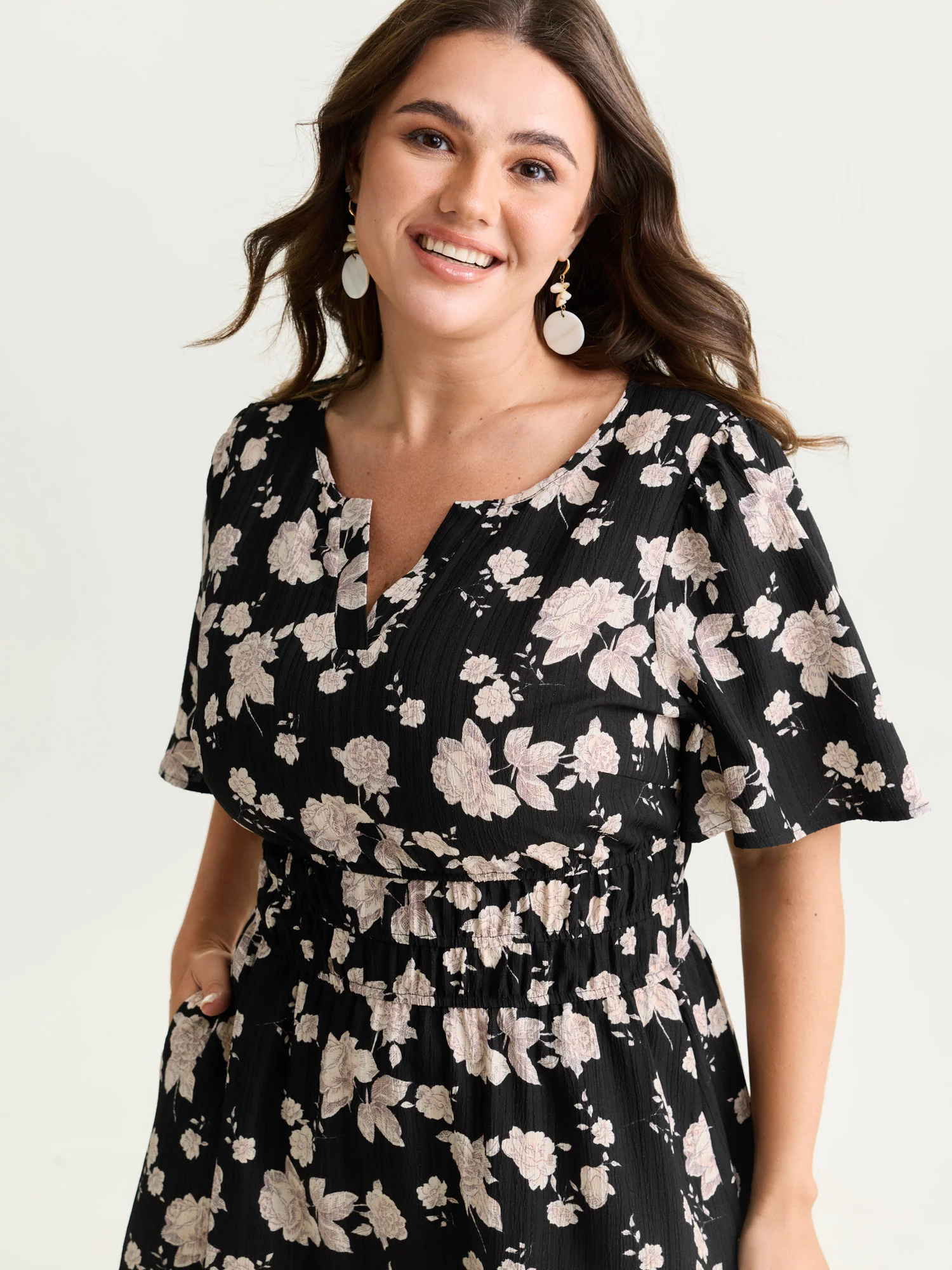Textured Shirred Cinched Waist Maxi Dress - Image 13